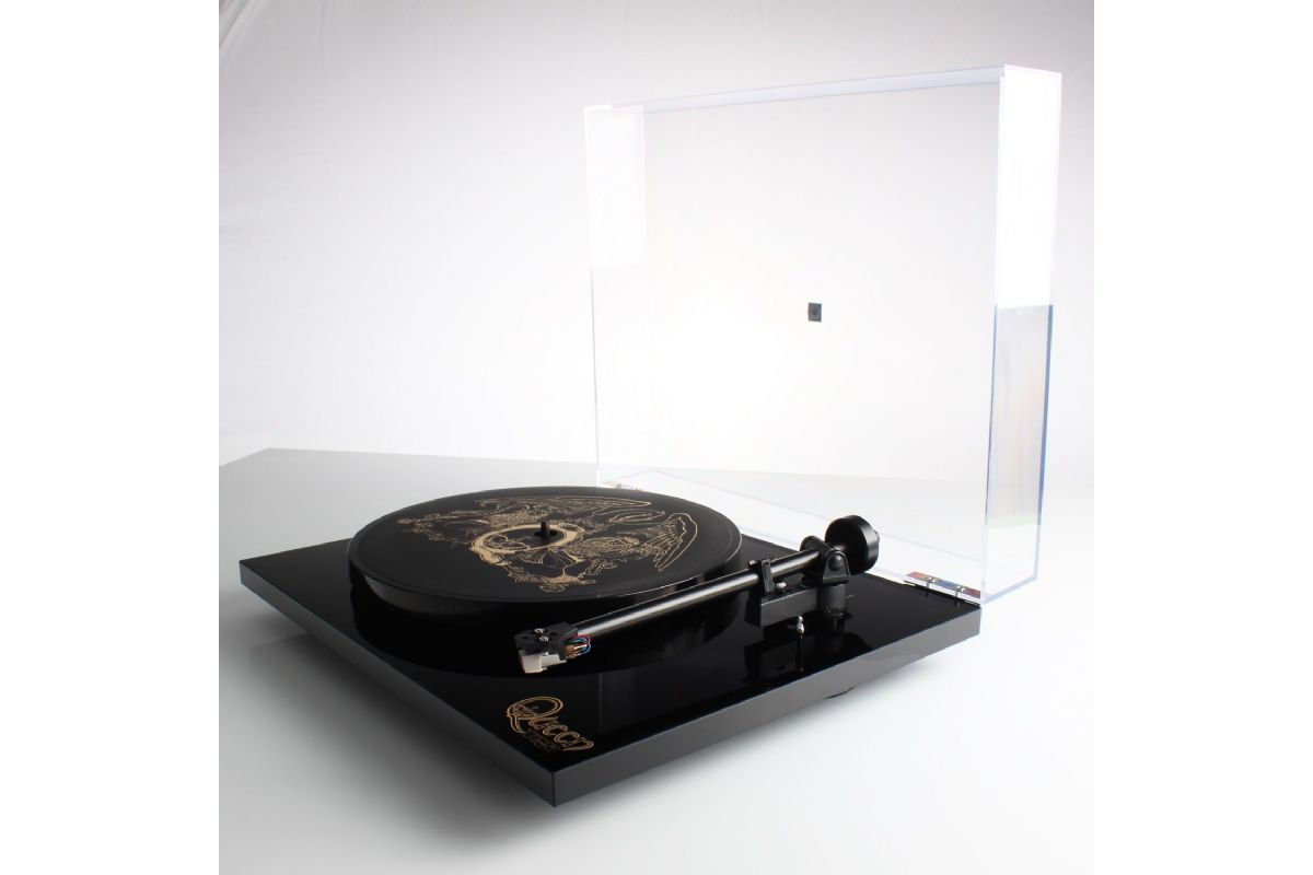 Vinyl Rega Queen