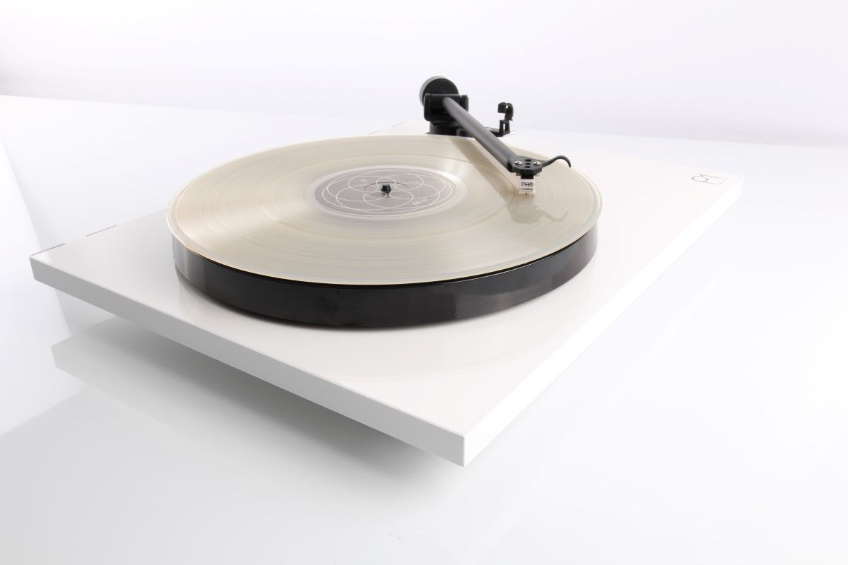 Vinyl Rega Planar 1 + Carbon Demo