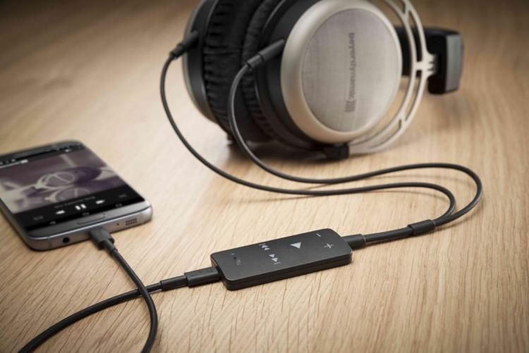 Hörlurar Beyerdynamic Impacto Essential