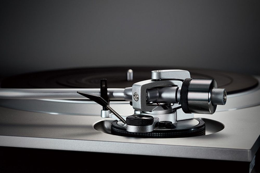 Vinyl Technics SL-1500C Direktdriven skivspelare