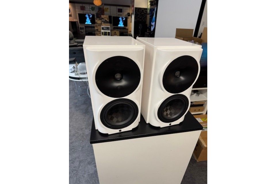 Högtalare Perlisten Audio S4b High End stativhögtalare Demo Visn