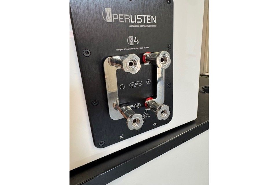 Högtalare Perlisten Audio S4b High End stativhögtalare Demo Visn