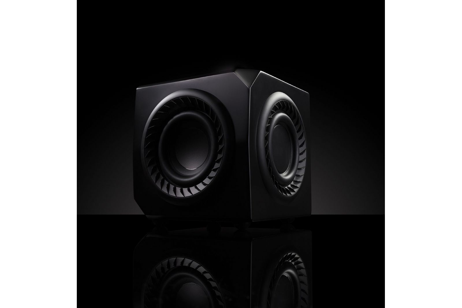 Subwoofers Lithe Audio Wireless Micro Subwoofer Demo