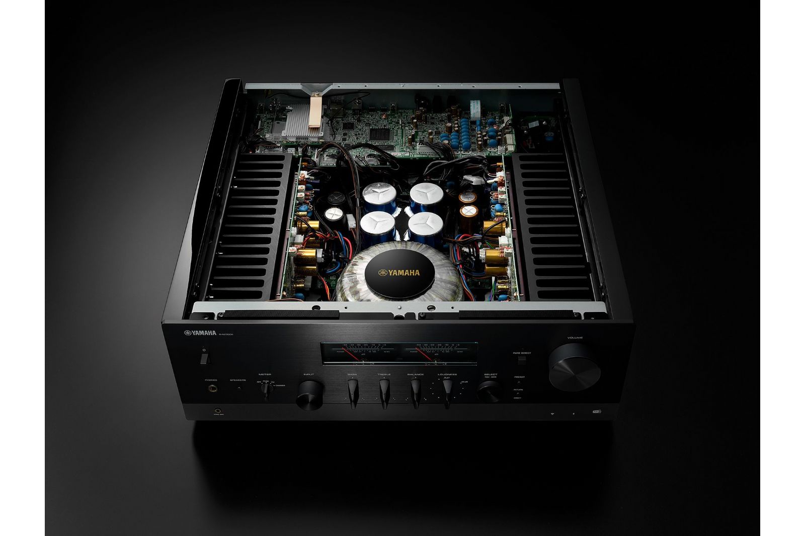 Förstärkare Yamaha R-N2000A stereoreceiver med nätverksstöd