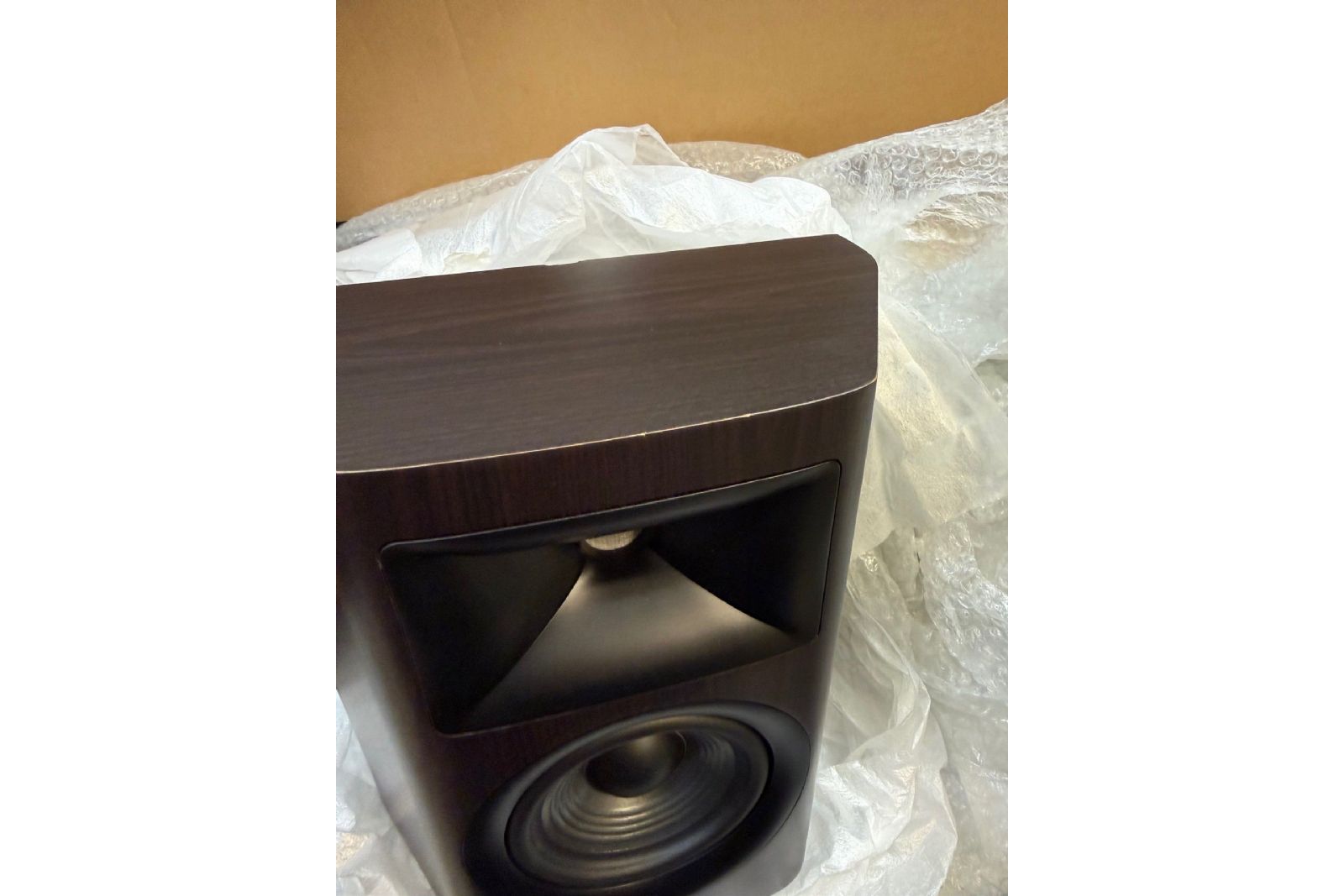 Högtalare JBL Studio S610 vägghögtalare Demo