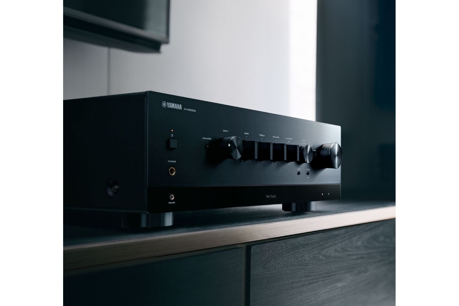 Förstärkare Yamaha R-N1000A stereoreceiver med nätverksstöd