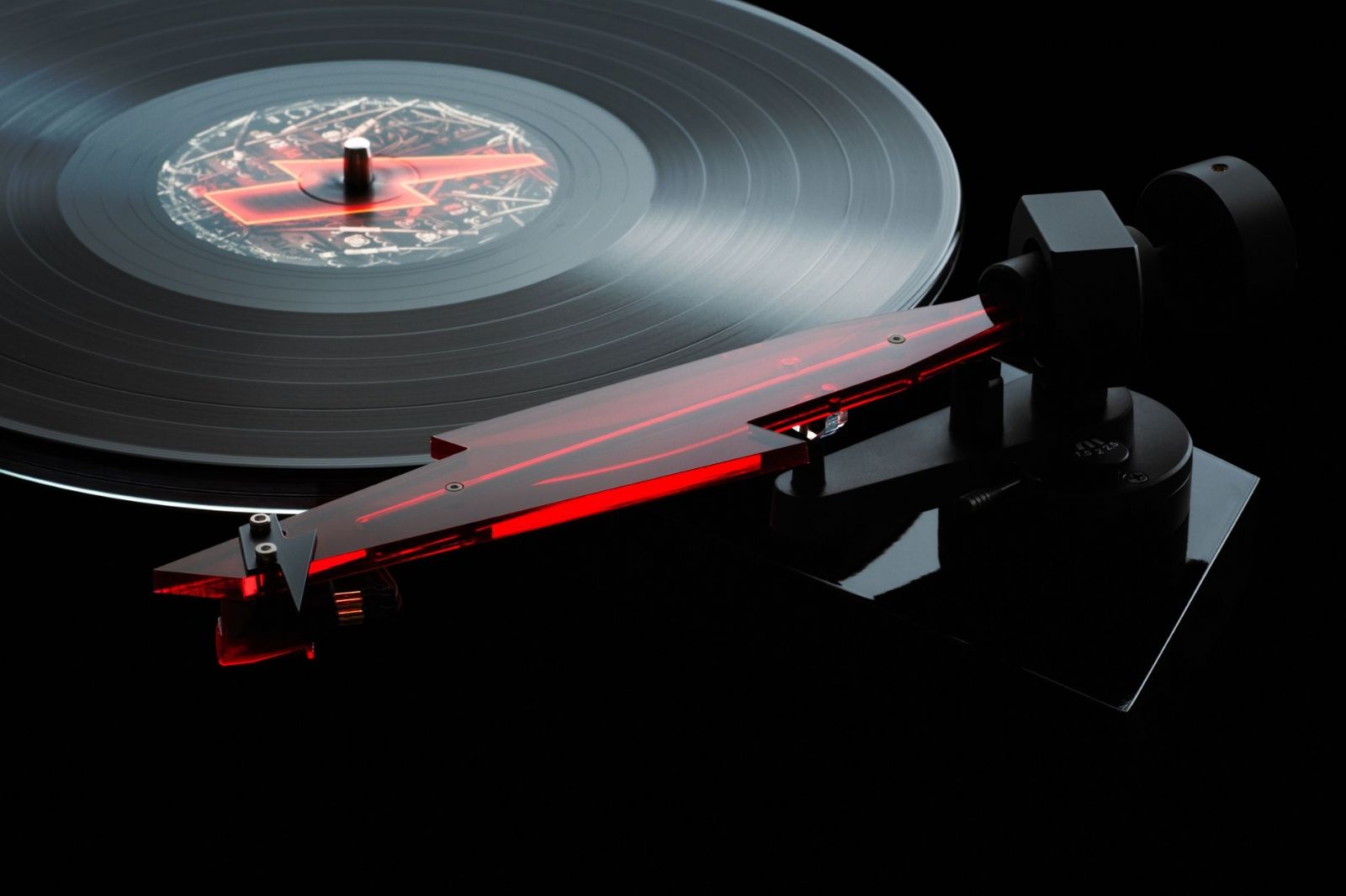 Vinyl Pro-Ject Audio AC/DC Turntable Limited Special Edition