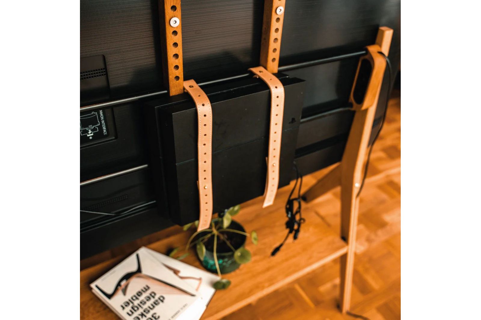 Tillbehör Kristian Juul Console Mount (TV stand)