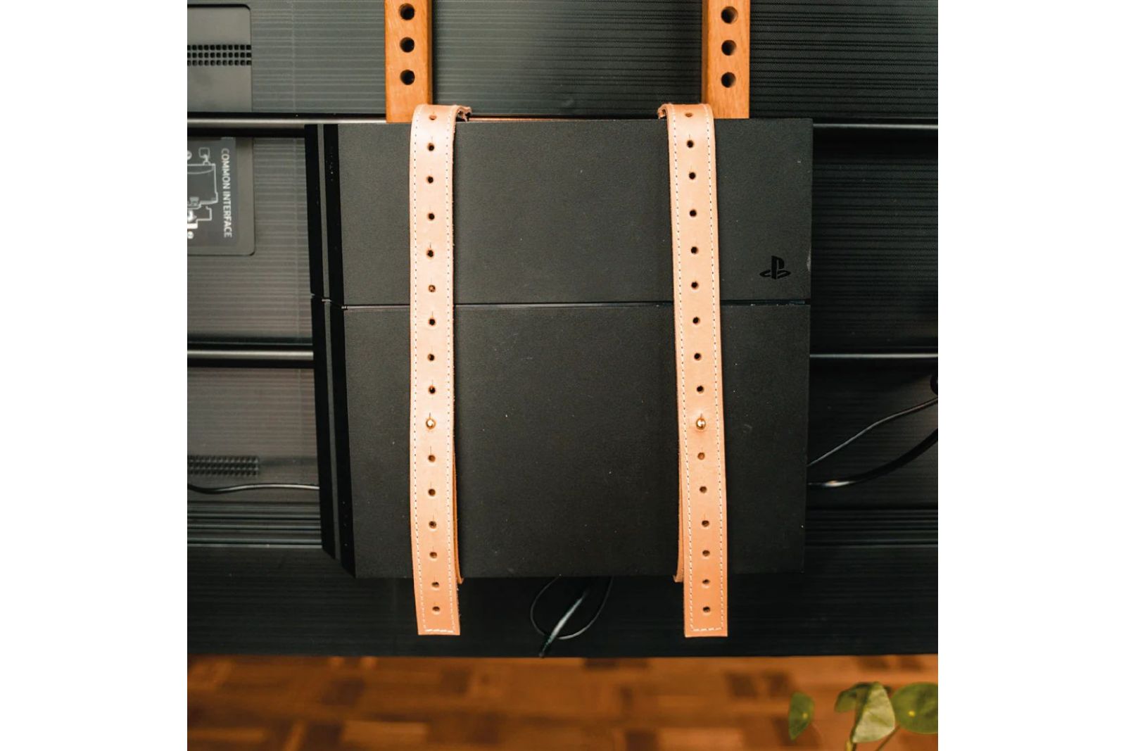 Tillbehör Kristian Juul Console Mount (TV stand)