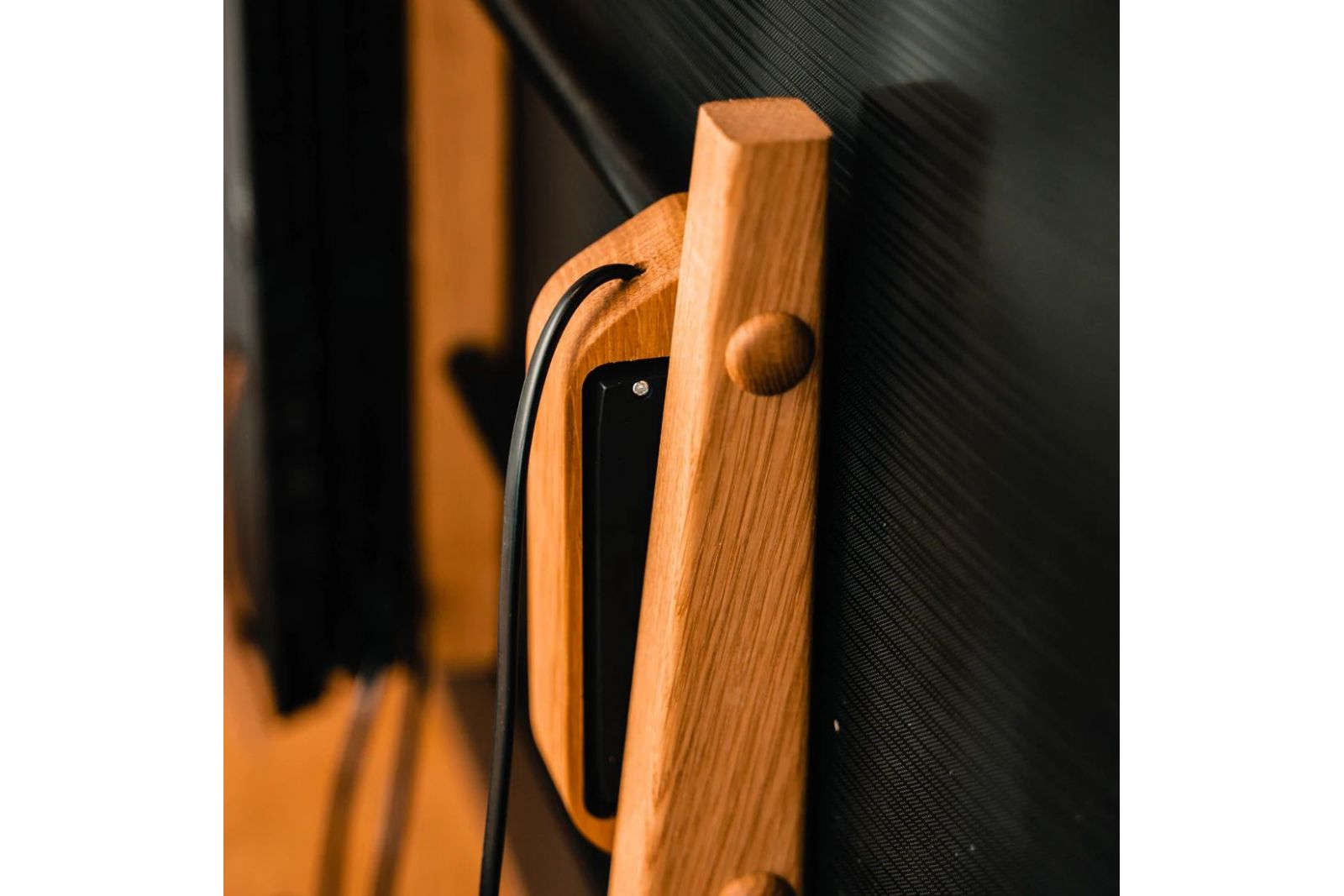 Tillbehör Kristian Juul Grenuttag Ek för TV-stativ