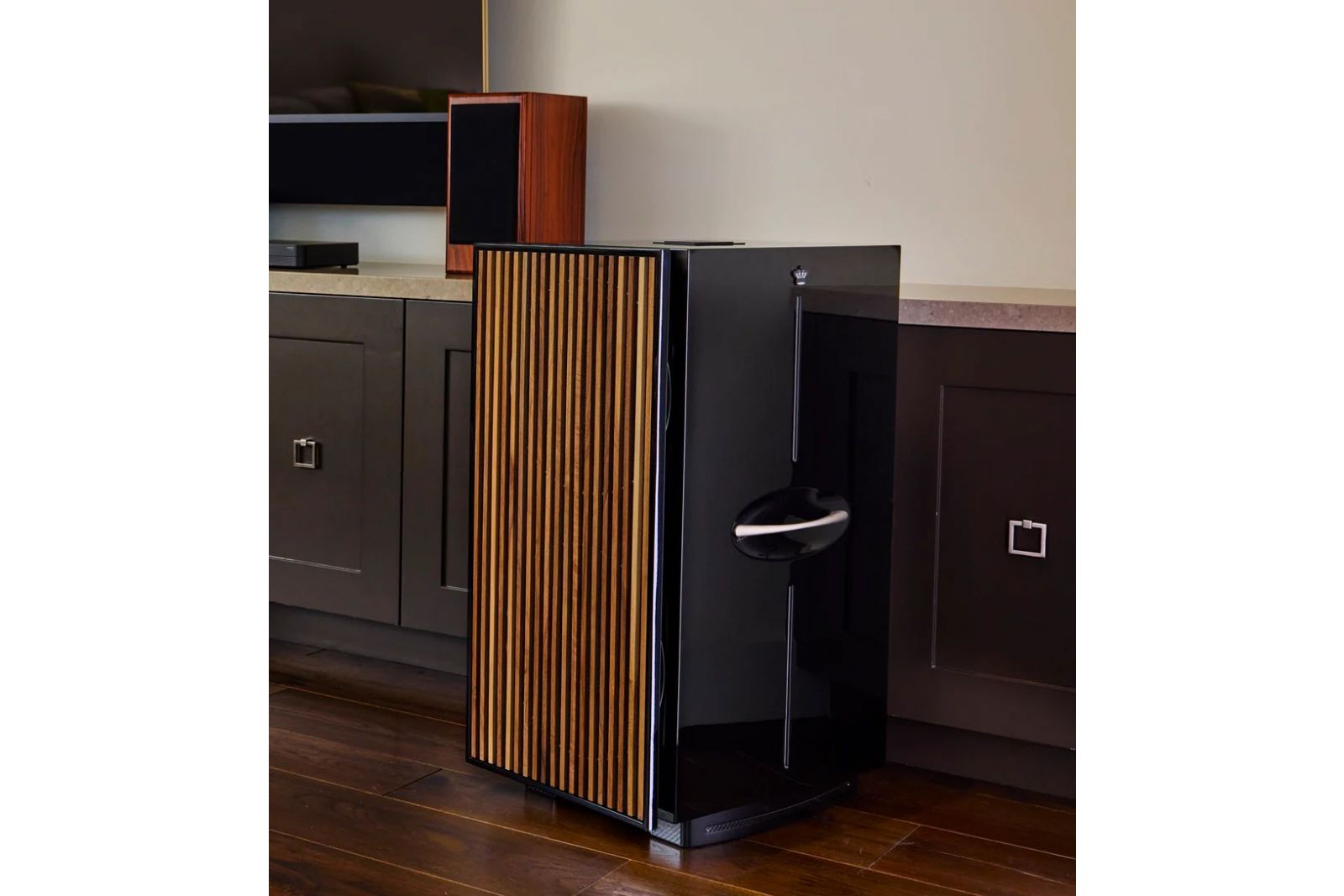 Subwoofers REL 212 Black Label Wood Grille