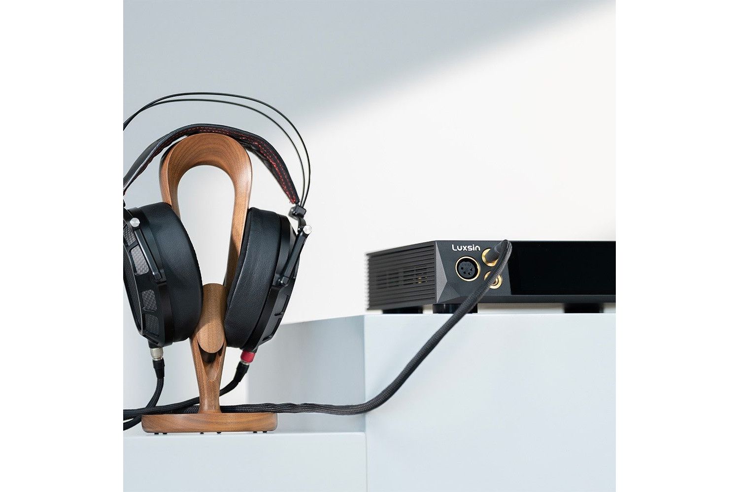Hörlurar Luxsin X8 DAC och hörlursförstärkare