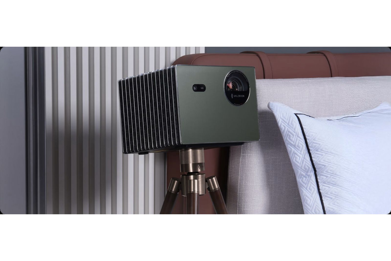 Tillbehör Valerion Walnut Tripod Stand