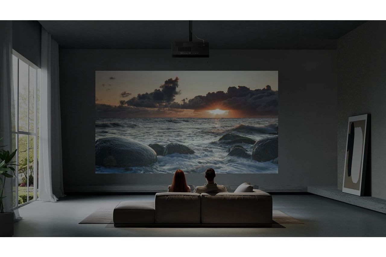 Projektorer XGIMI Titan 4K 5000-Lumen Pro Brightness