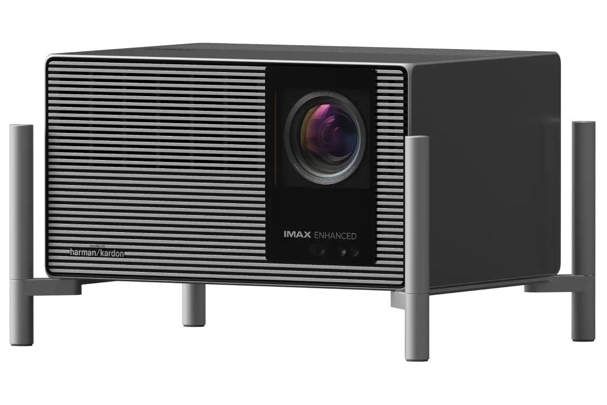 Projektorer XGIMI Titan Noir 4K RGB Triple Laser