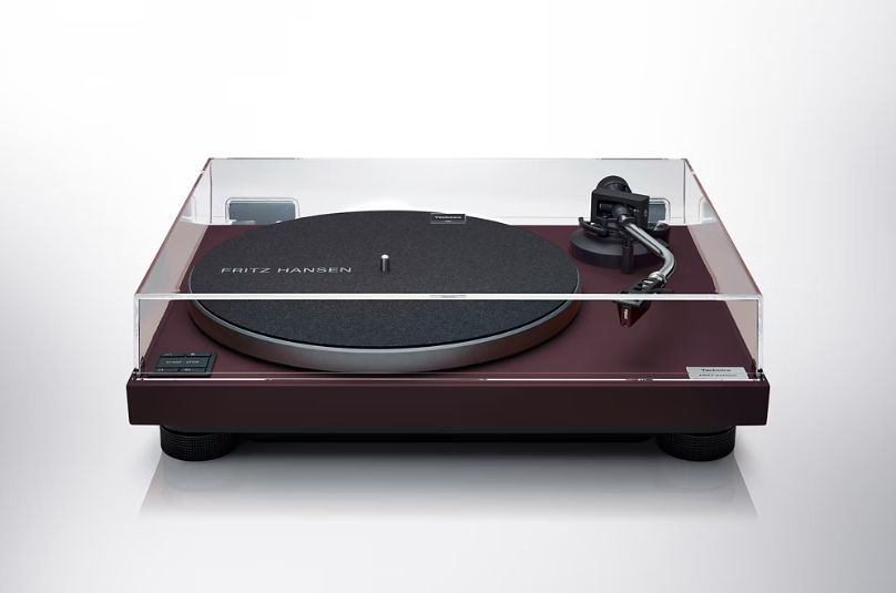 Vinyl Technics SL-40CBTFH Fritz Hansen Edition