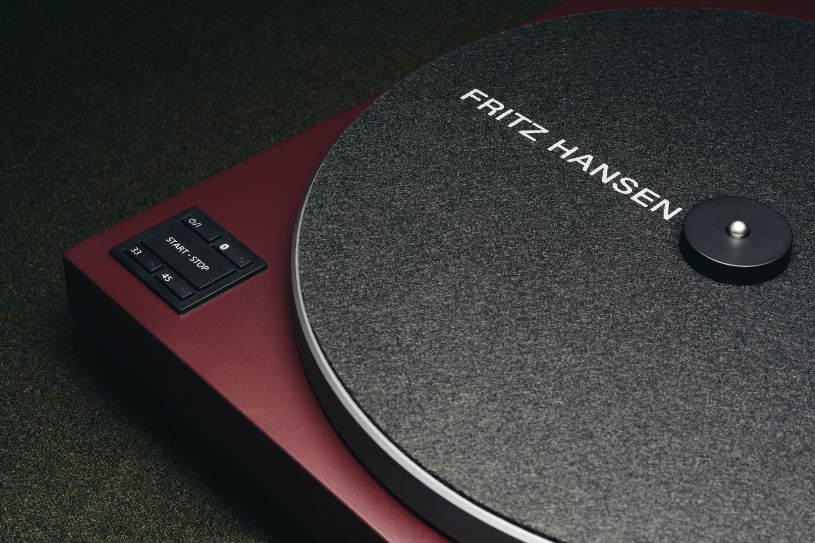 Vinyl Technics SL-40CBTFH Fritz Hansen Edition