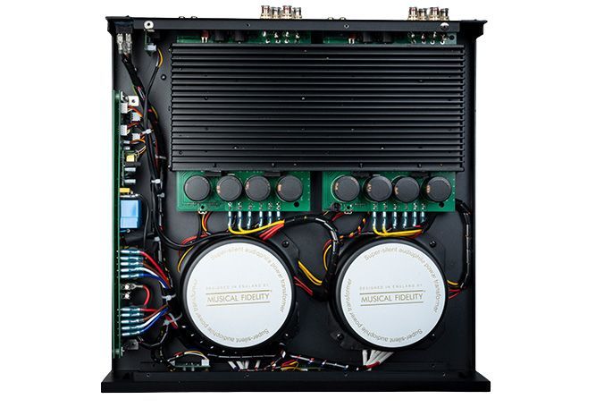Förstärkare Musical Fidelity M6x 250.4/2 4-kanals hembioslutsteg
